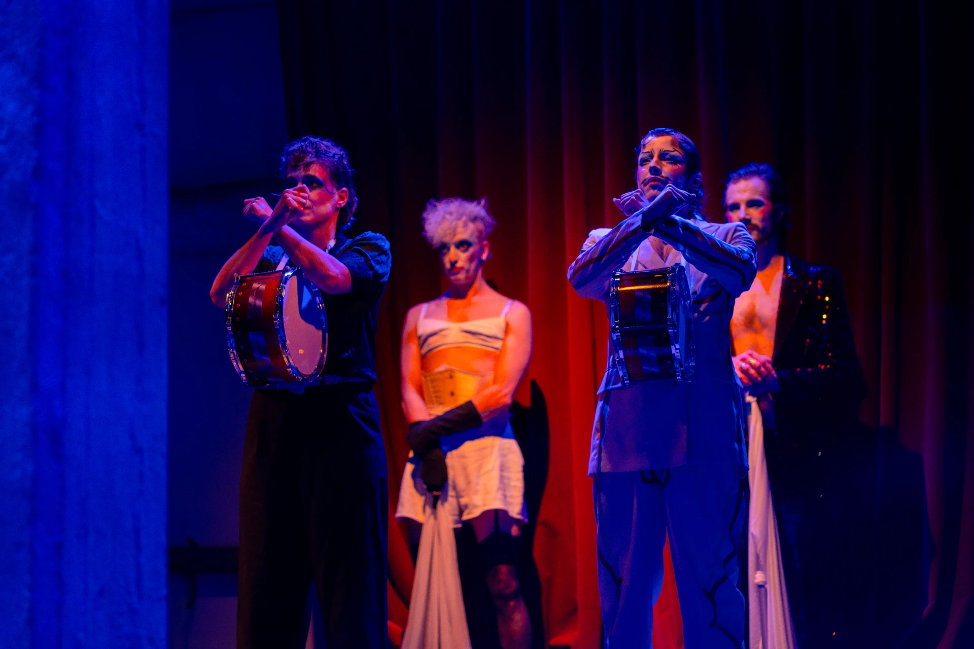 le-cabaret-des-devorants-3.jpg